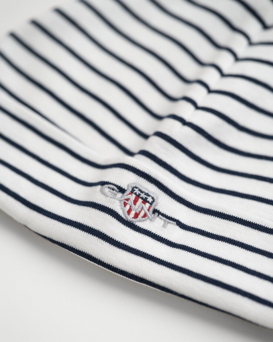 gorro de bebé con escudo a rayas - blanco