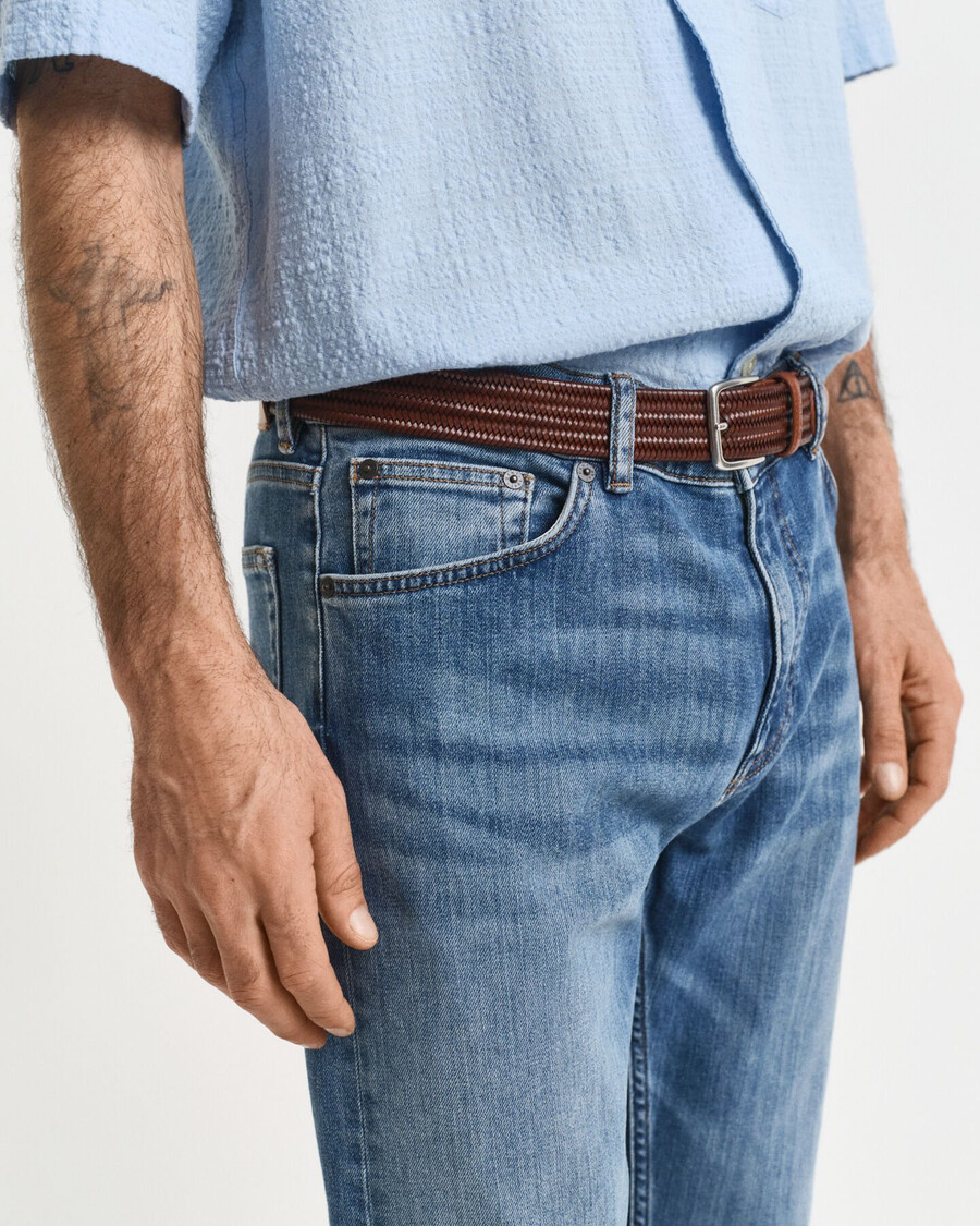 vaqueros de corte regular - azul medio desgastado