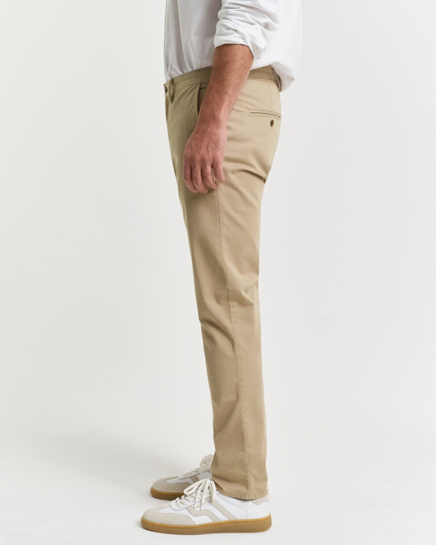 pantalones chinos de sarga de corte entallado - caqui oscuro