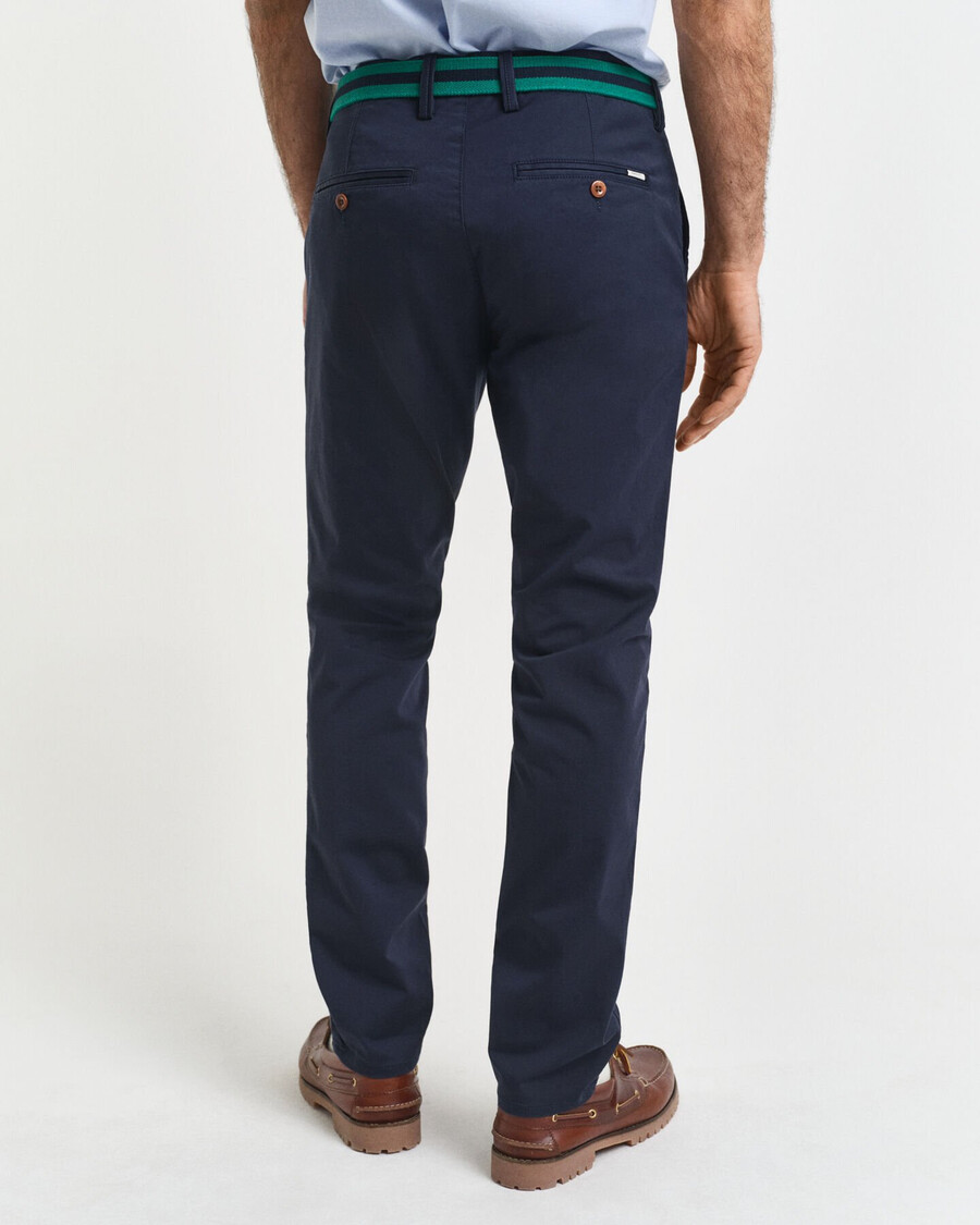 pantalones chinos de sarga de corte entallado - azul marino