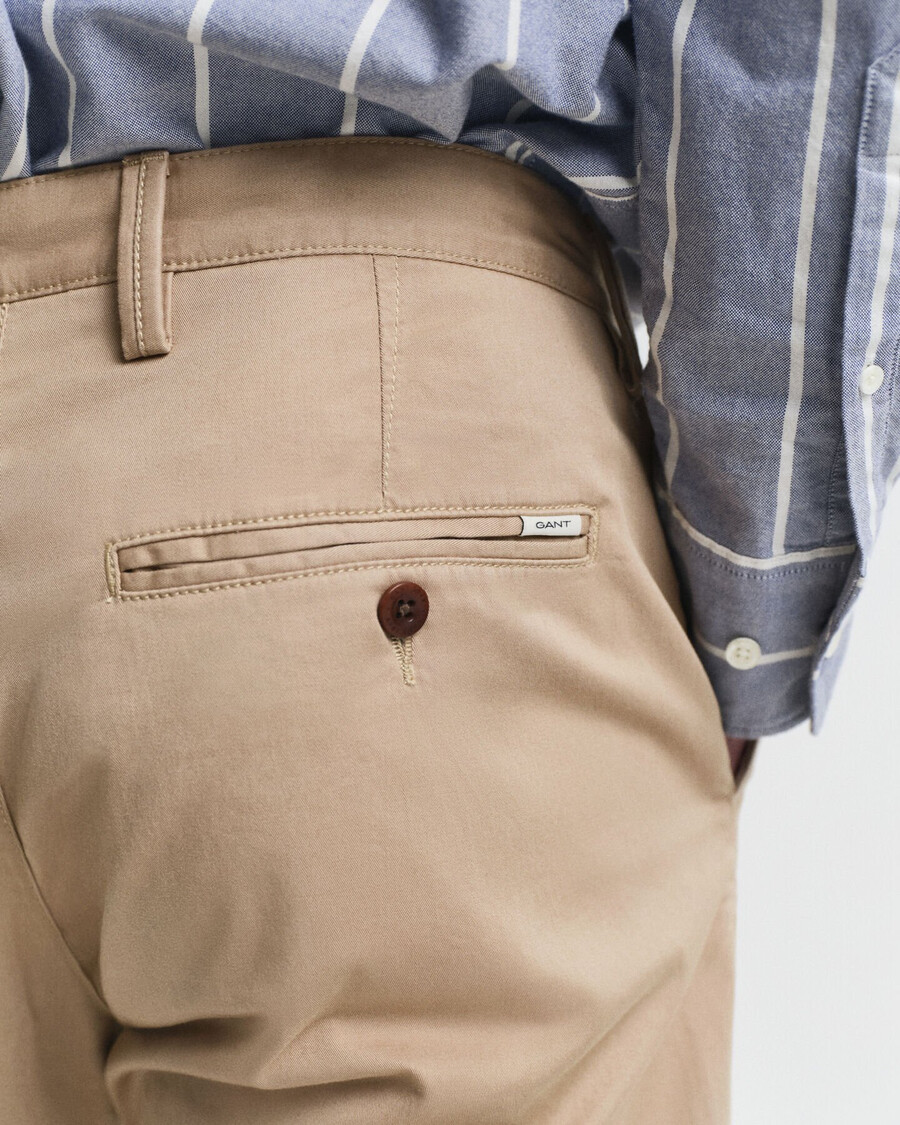 pantalones chinos de sarga de corte regular - caqui oscuro