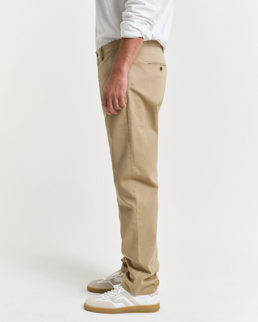 pantalones chinos de sarga de corte regular - caqui oscuro