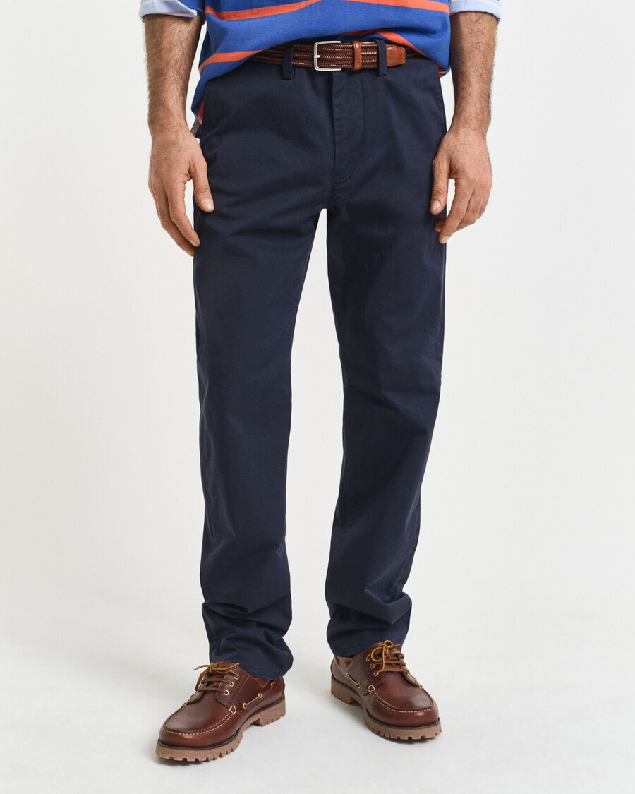 pantalones chinos de sarga de corte regular - azul marino