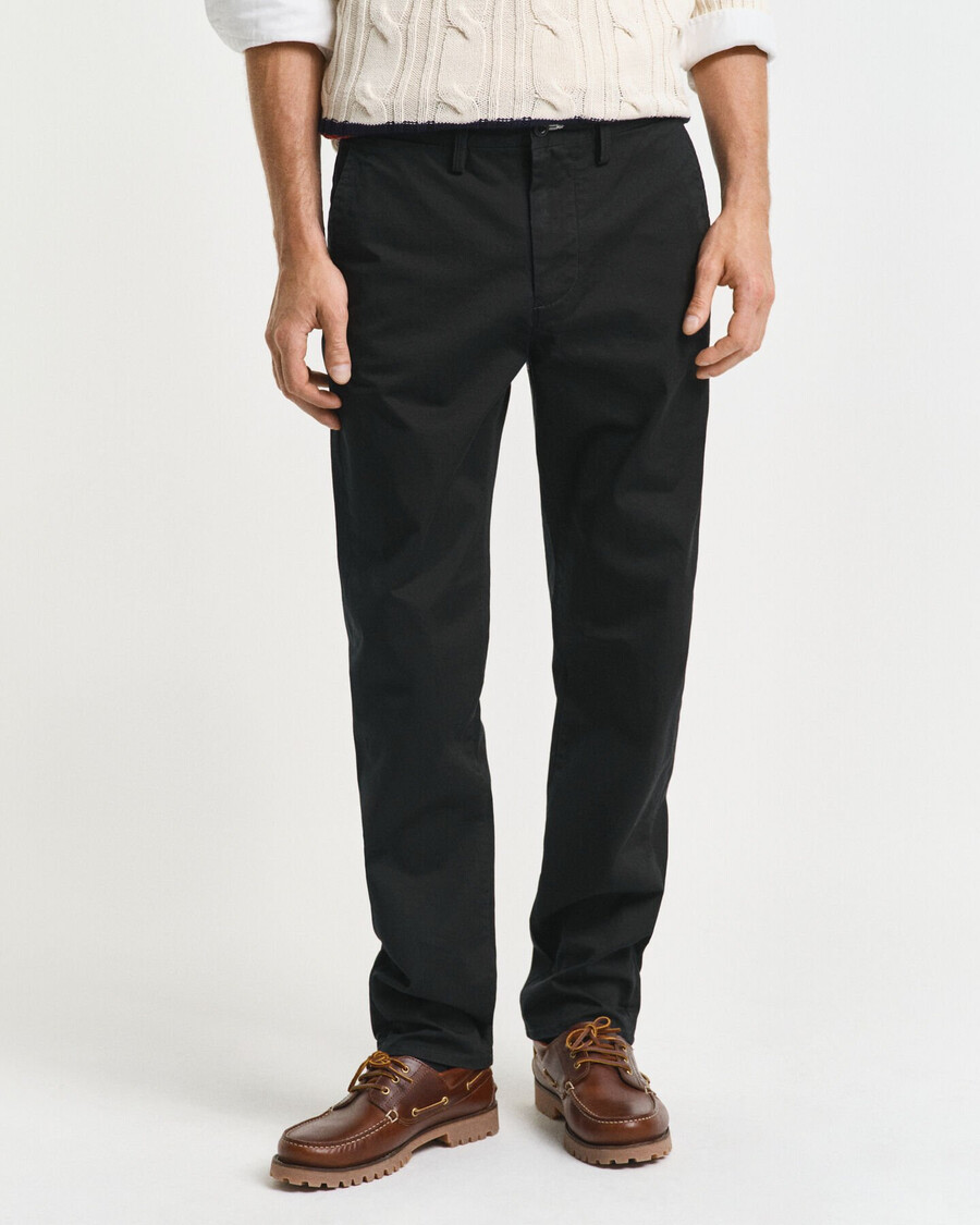 pantalones chinos de sarga de corte regular - negro
