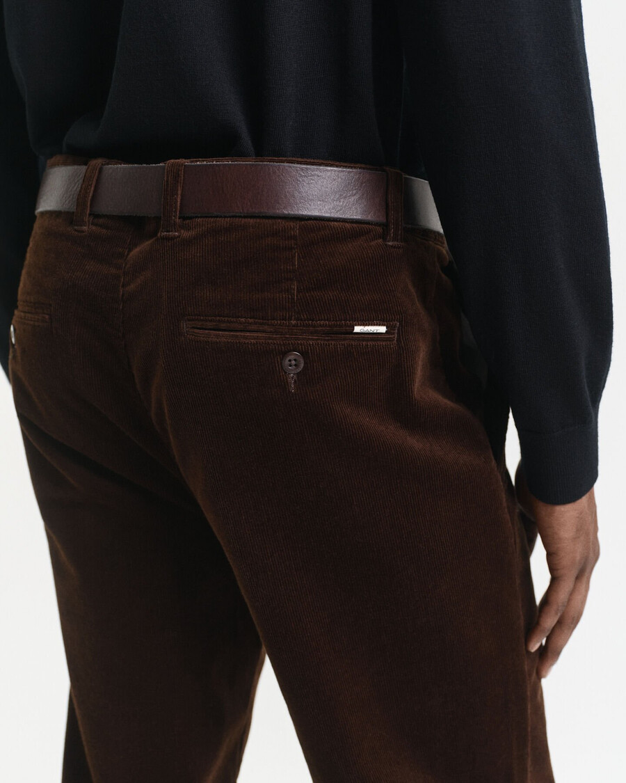 pantalones chinos de pana de corte regular - marrón intenso