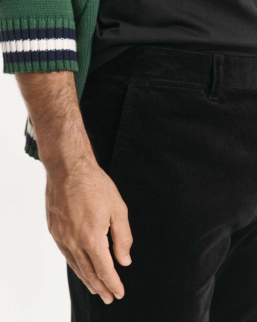 pantalones chinos de pana de corte regular - negro