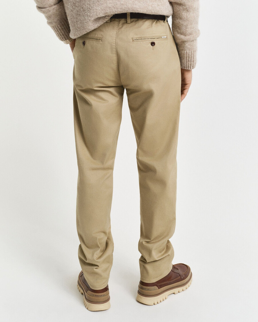 chinos de corte regular - caqui oscuro