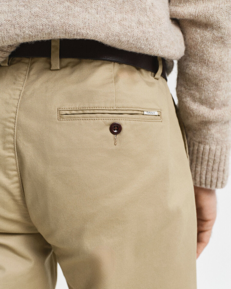 chinos de corte regular - caqui oscuro