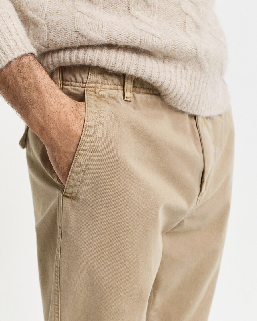 chinos de corte regular y cónico surplus - taupe claro