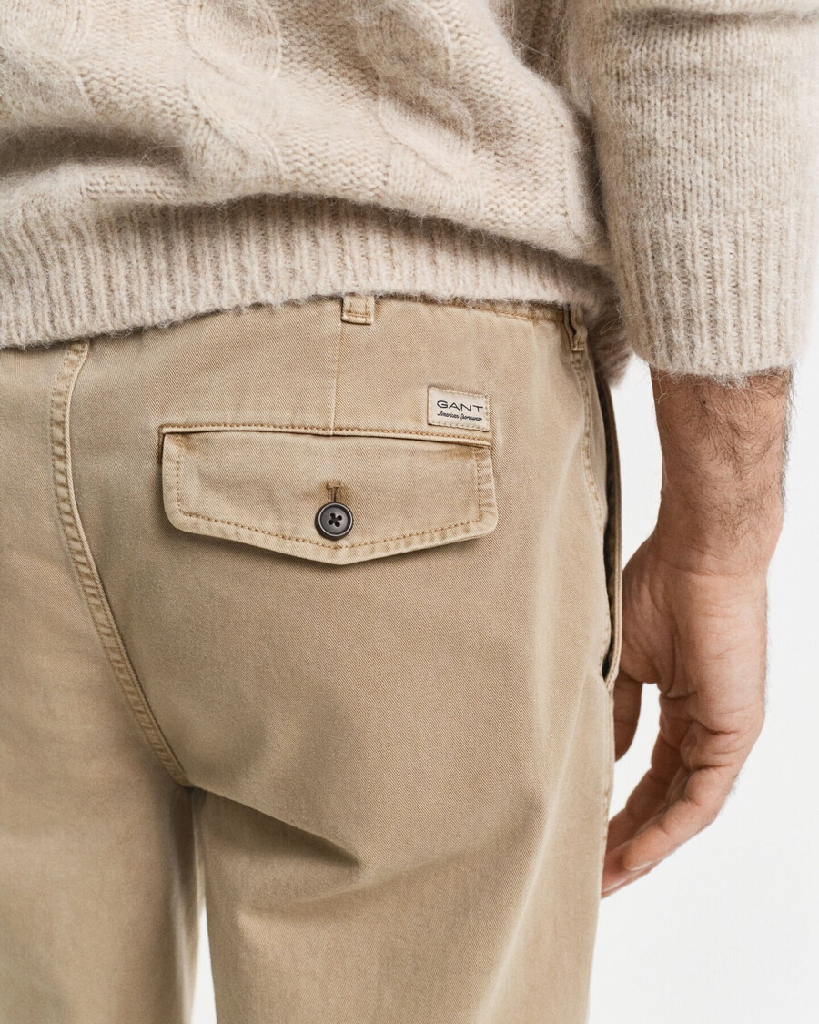 chinos de corte regular y cónico surplus - taupe claro