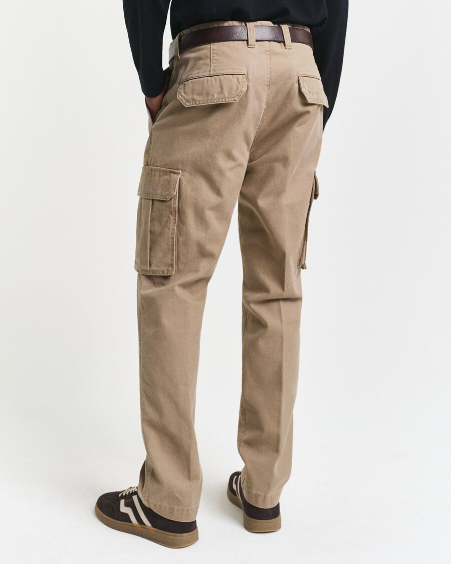 pantalones cargo de sarga de algodón de corte regular - gris topo claro