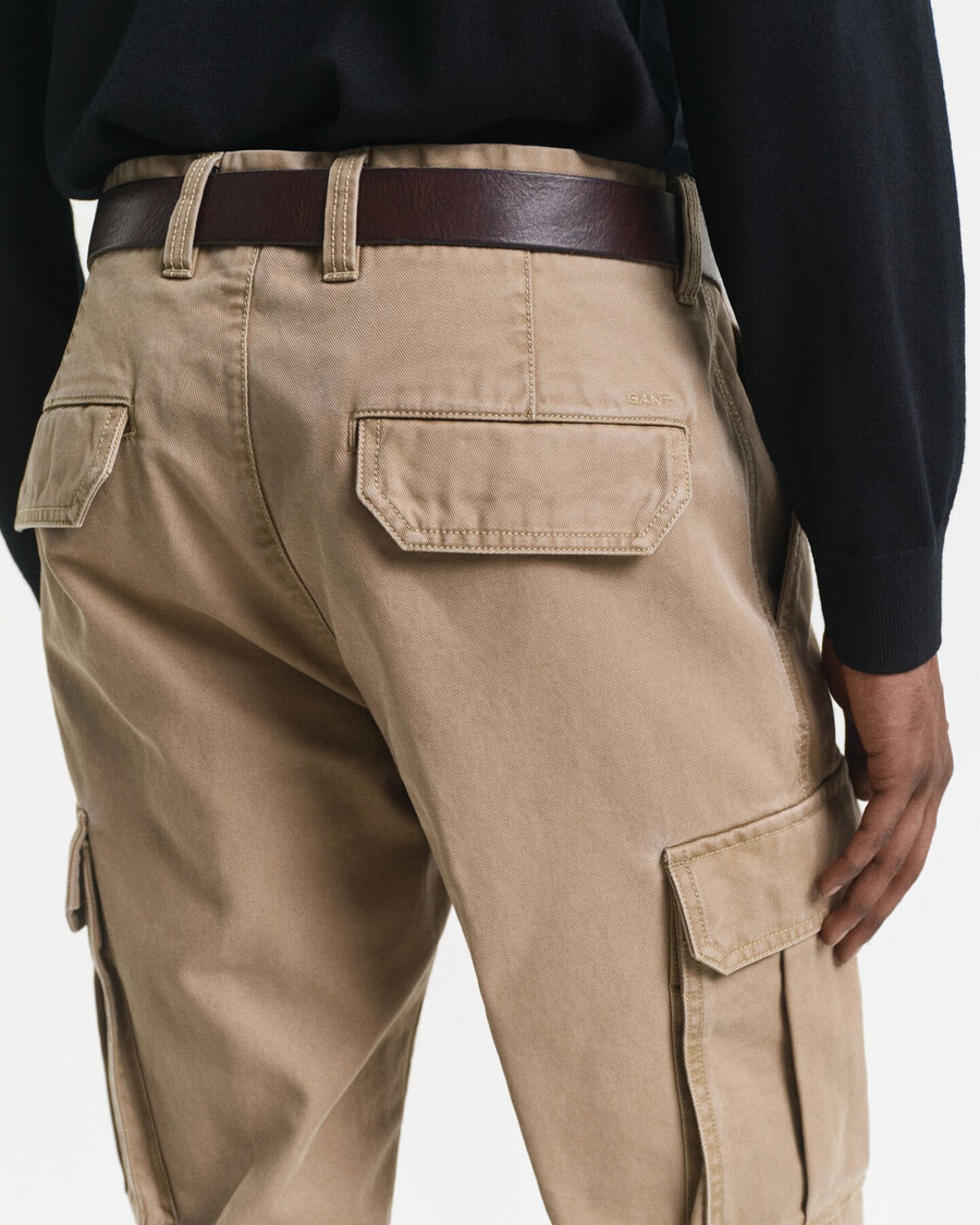 pantalones cargo de sarga de algodón de corte regular - gris topo claro