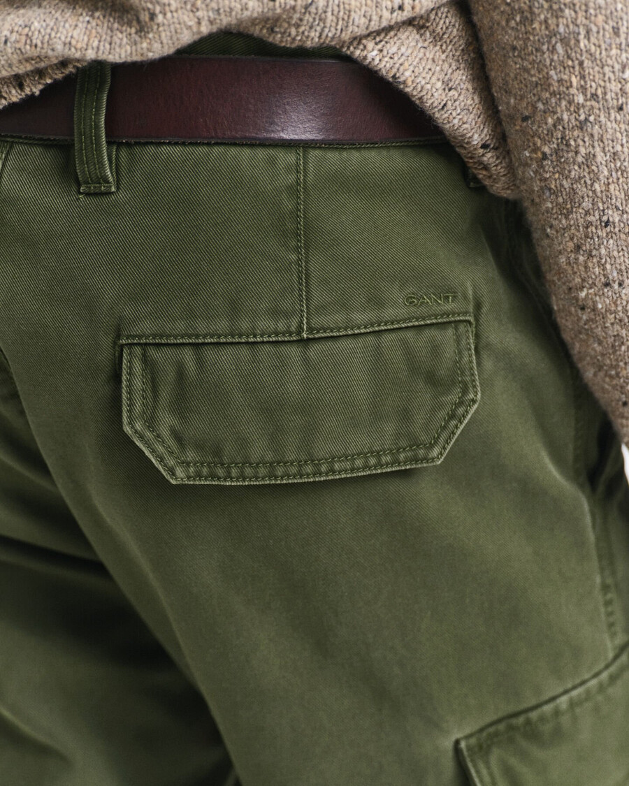 pantalones cargo de sarga de algodón de corte regular - verde campestre