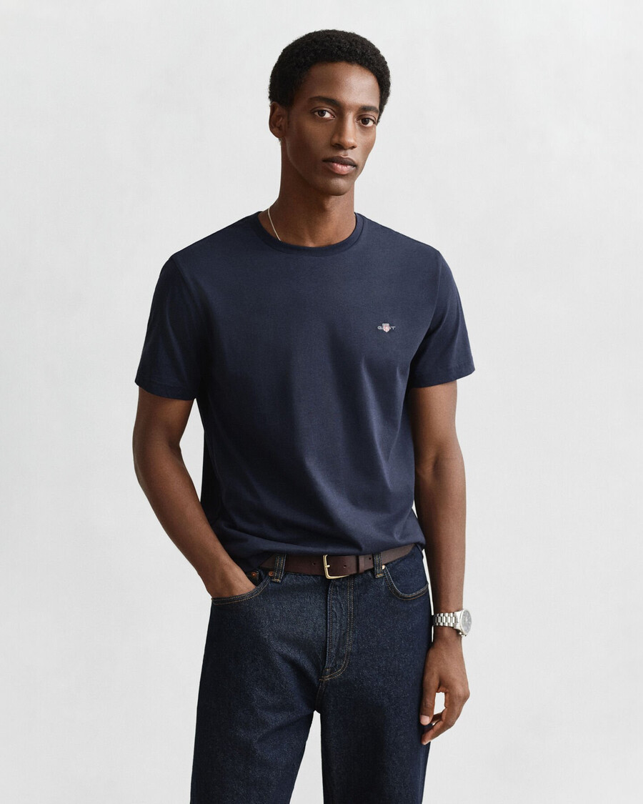 camiseta de corte regular con escudo - azul noche