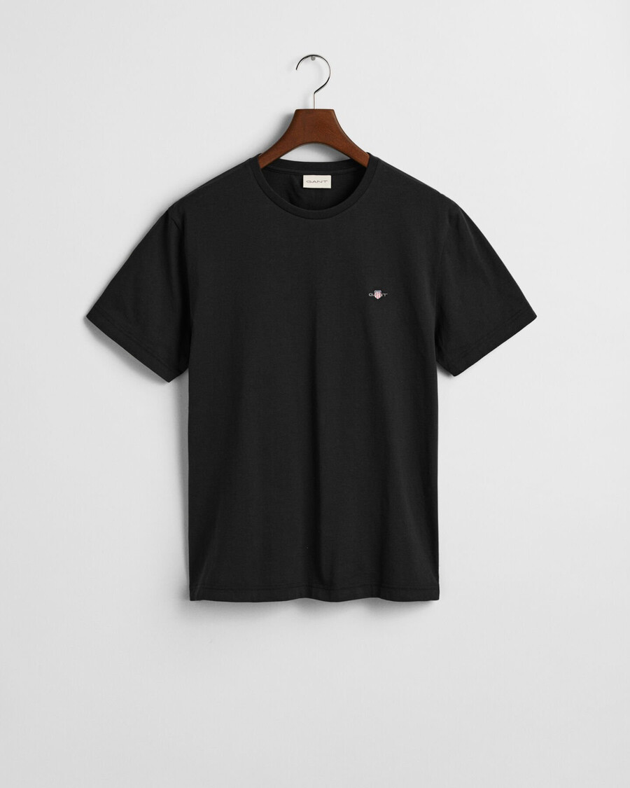 camiseta de corte regular con escudo - negra