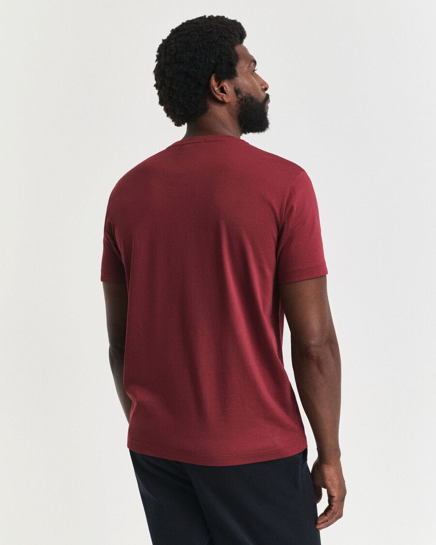 camiseta de corte regular con escudo - plumped red