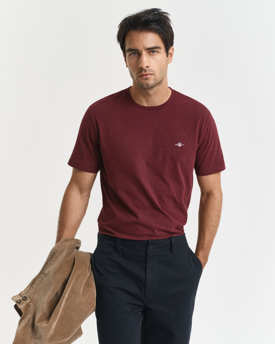 camiseta de corte regular con escudo - burdeos jaspeado