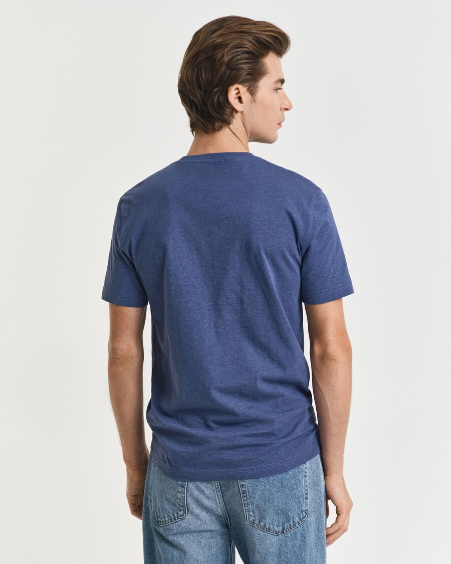 camiseta de corte regular con escudo - dk jeansblue melange