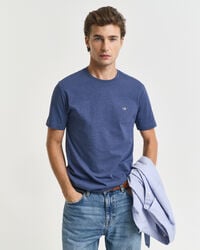 camiseta de corte regular con escudo - dk jeansblue melange