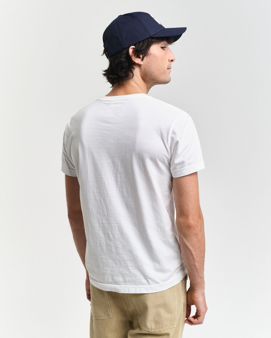 camiseta ajustada con escudo - blanca