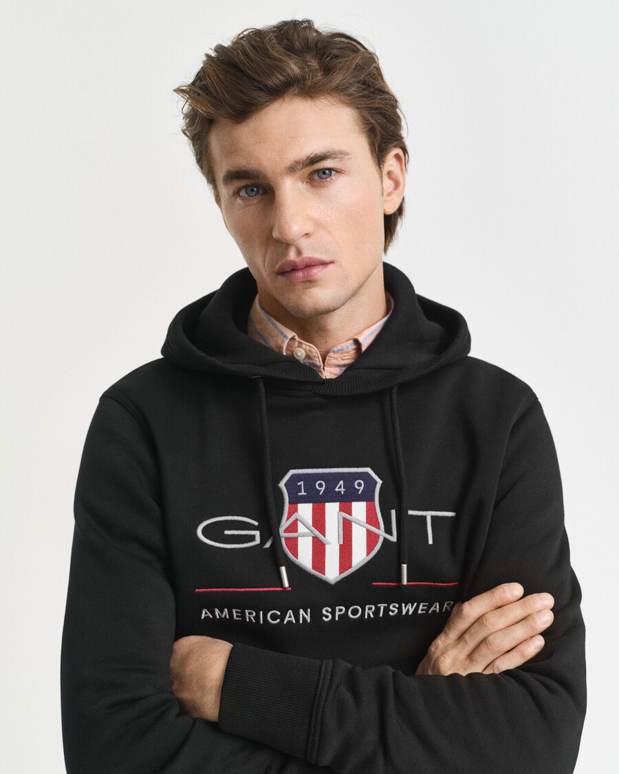 sudadera con capucha archive shield - negra