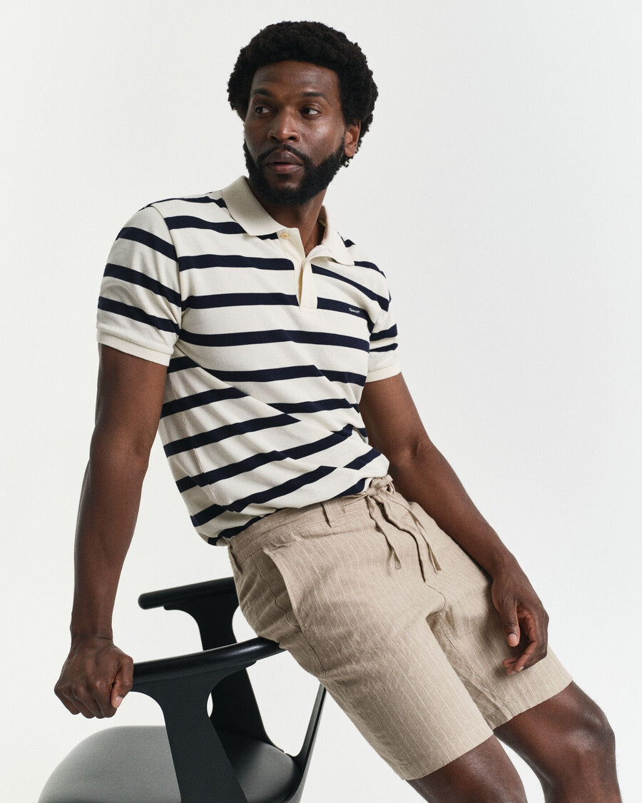pantalones cortos de lino de corte regular con raya diplomática - beige hormigón