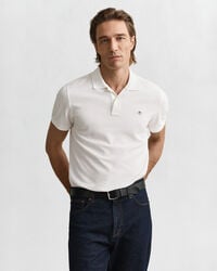 polo de piqué con escudo de corte regular - blanco