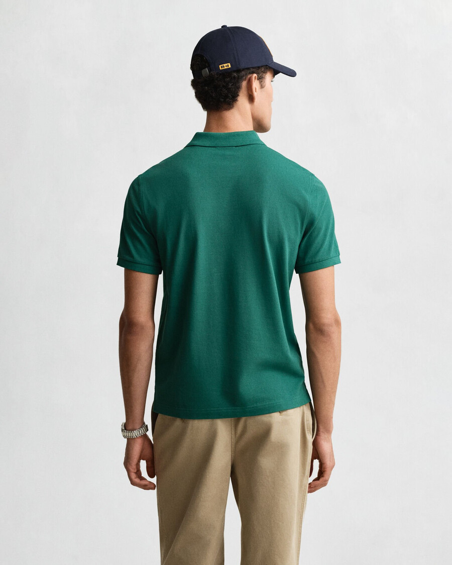 polo de piqué shield de corte regular - verde bosque intenso