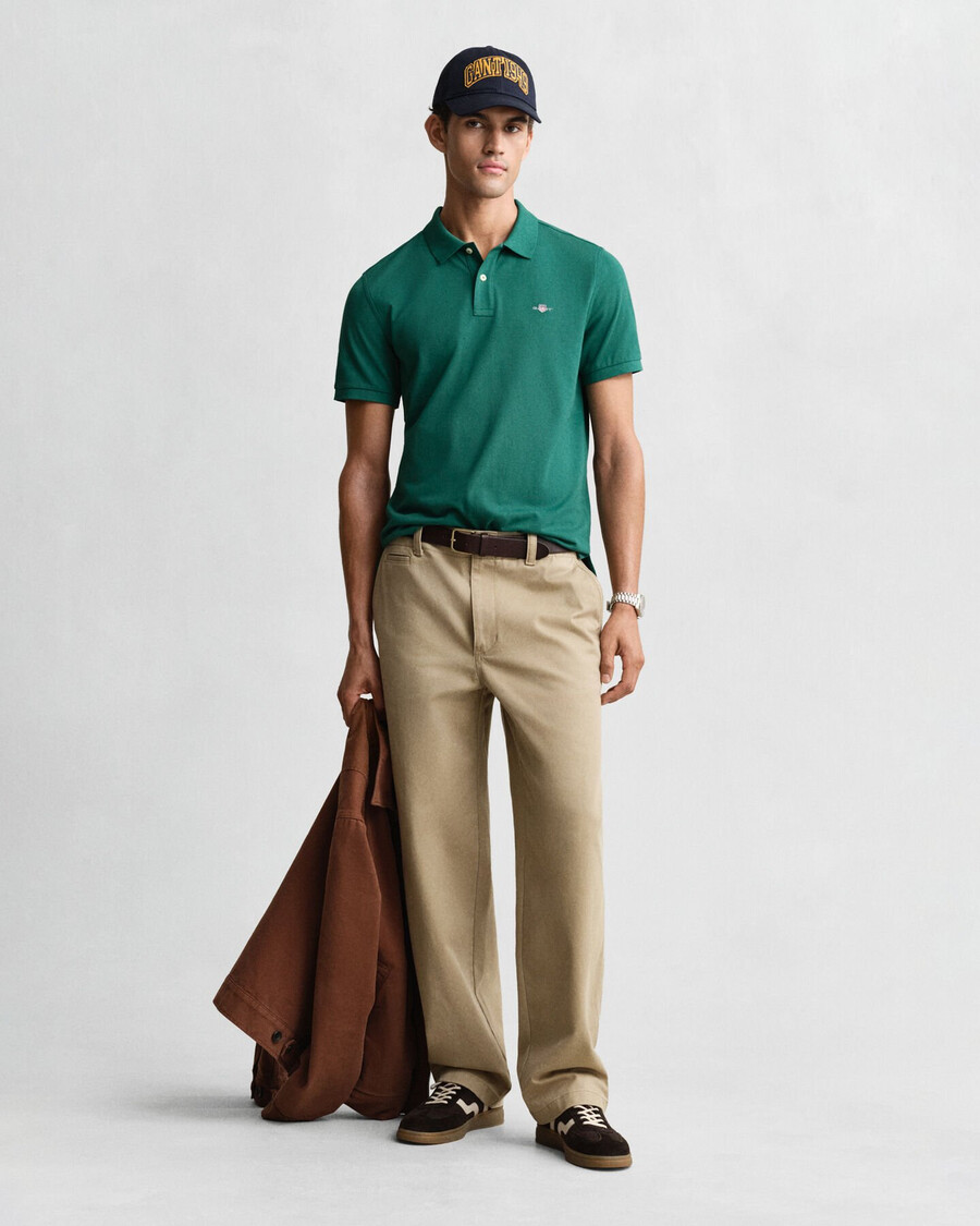 polo de piqué shield de corte regular - verde bosque intenso
