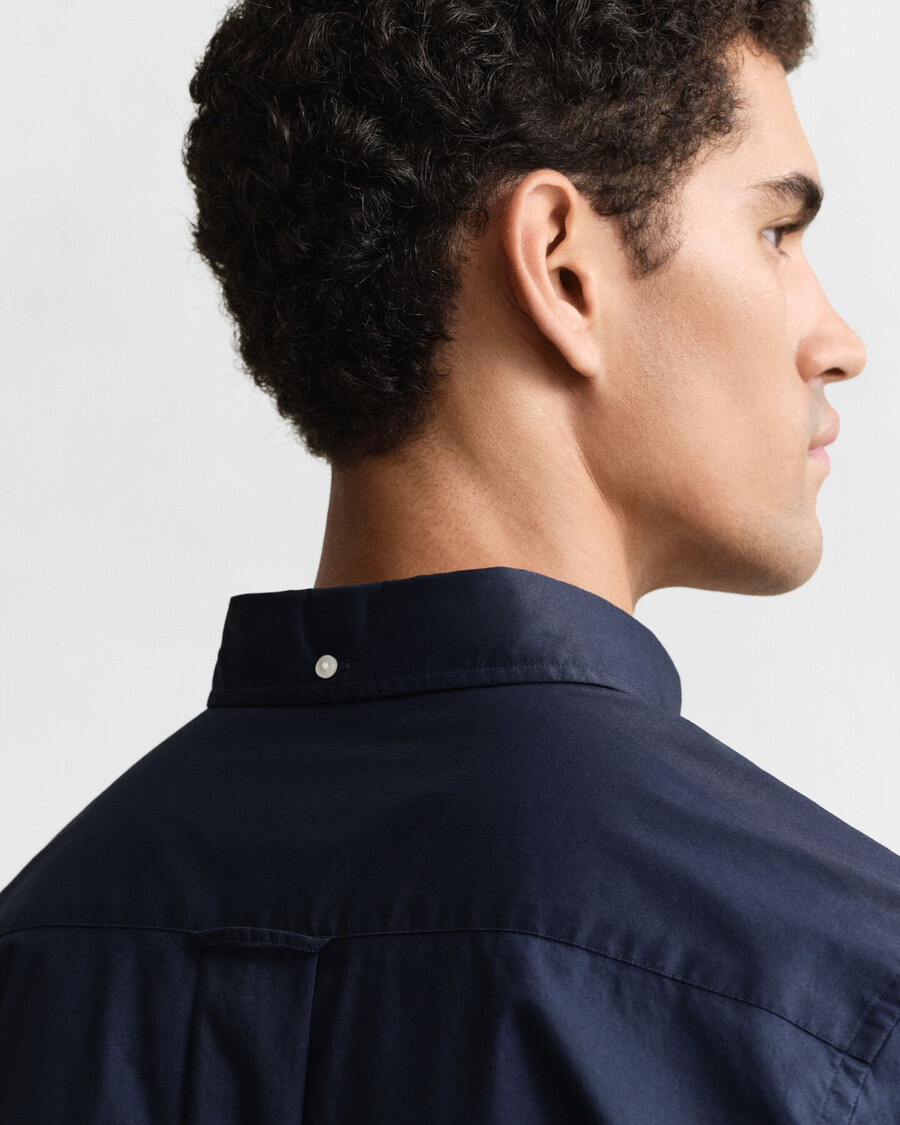 camisa clásica de popelina de corte regular - azul marino