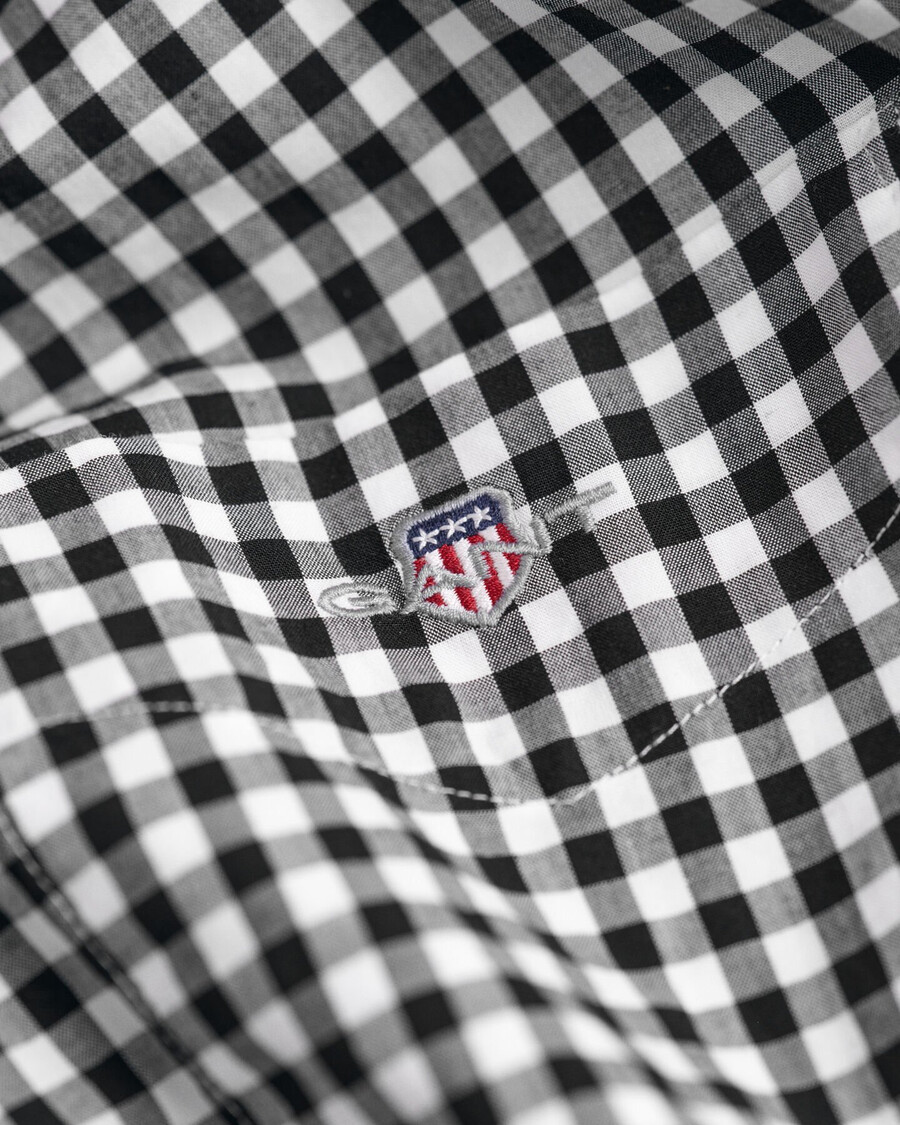 camisa clásica de popelina de cuadros vichy de corte regular - negra