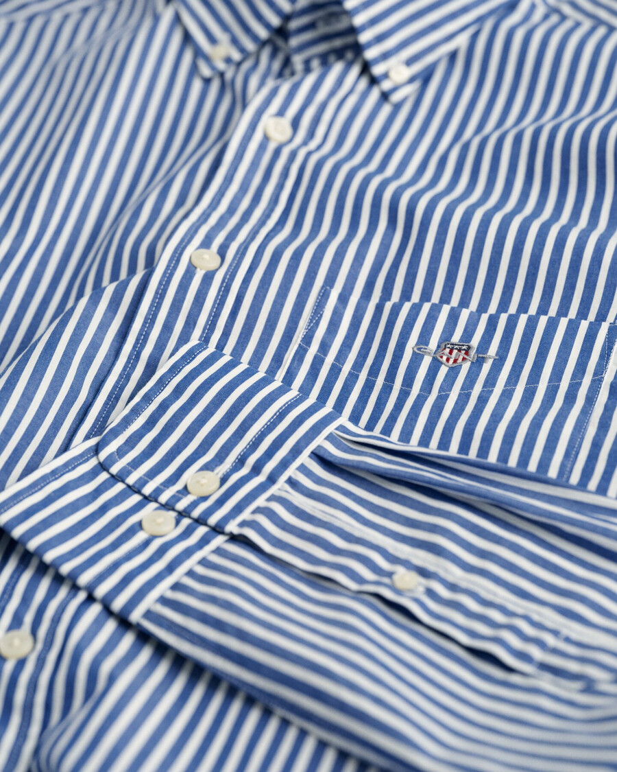 camisa clásica de popelina a rayas de corte regular - azul universitario