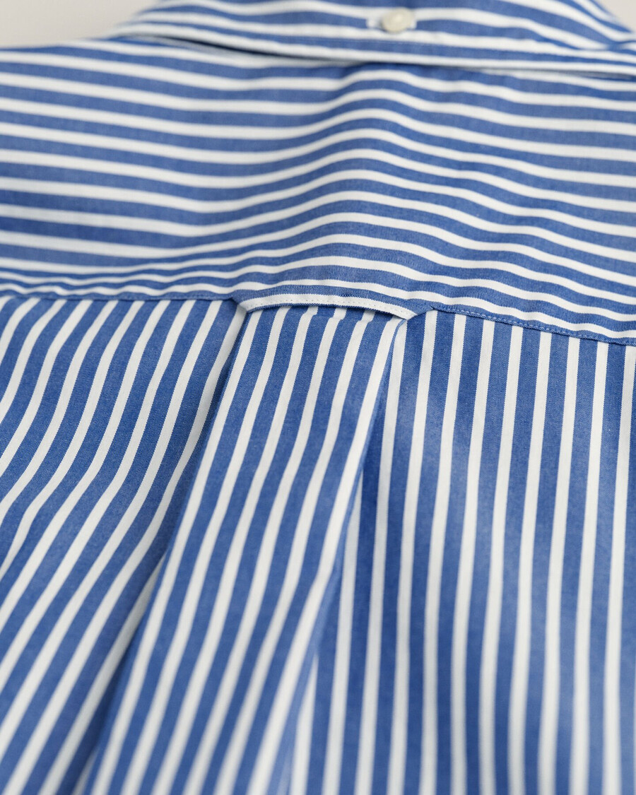 camisa clásica de popelina a rayas de corte regular - azul universitario
