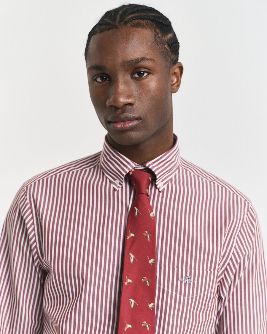 camisa clásica de popelina a rayas de corte regular - plumped red