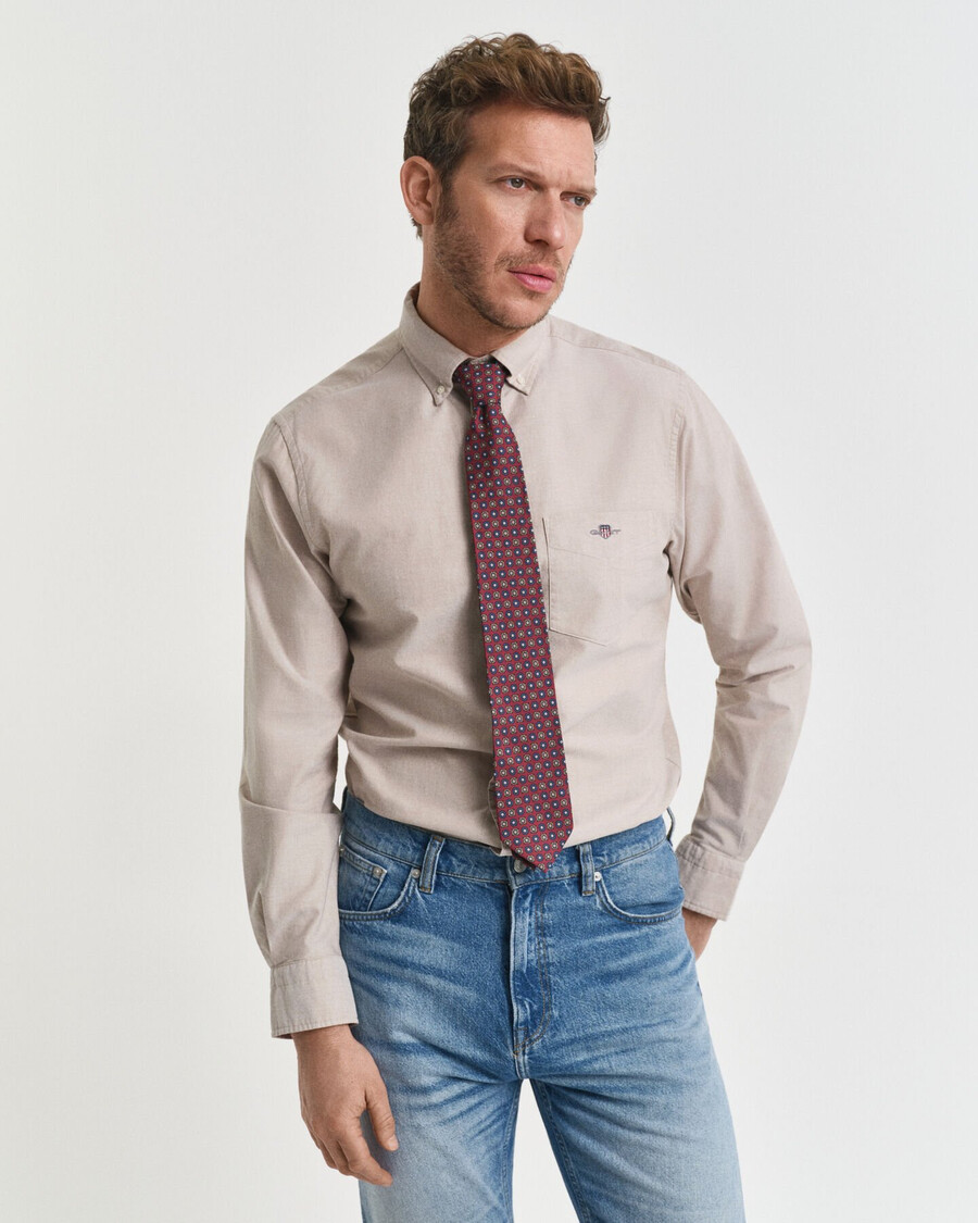 camisa oxford clásica de corte regular - caqui cálido