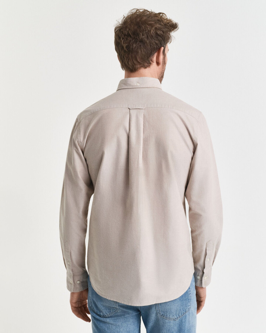 camisa oxford clásica de corte regular - caqui cálido