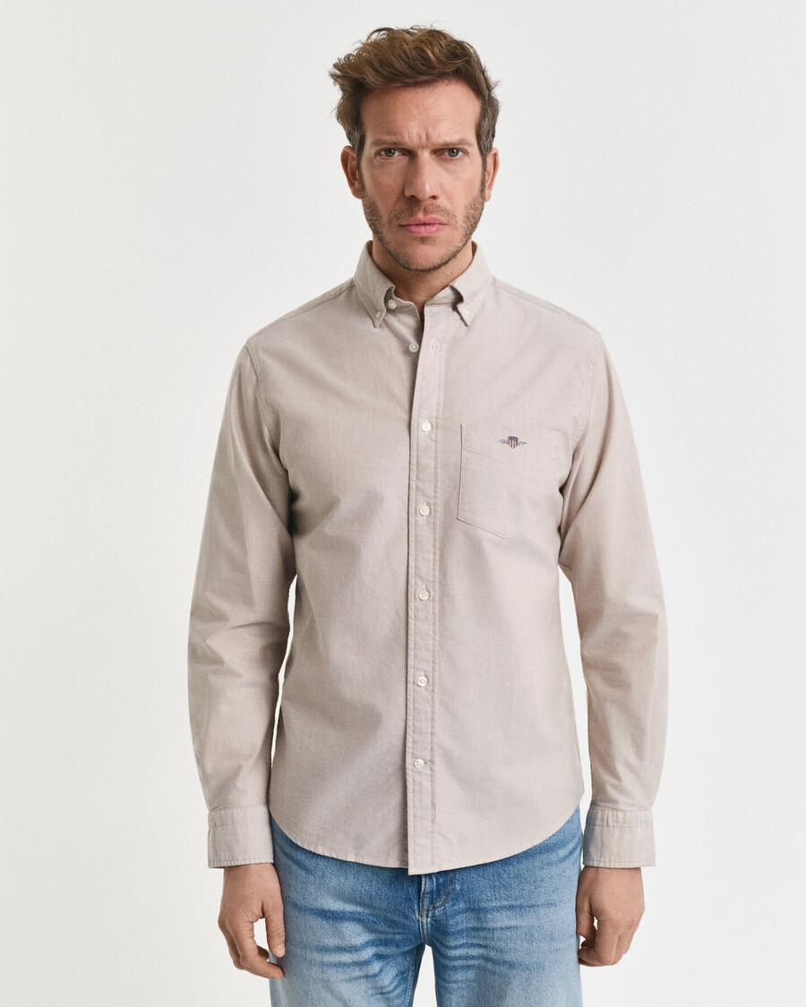 camisa oxford clásica de corte regular - caqui cálido