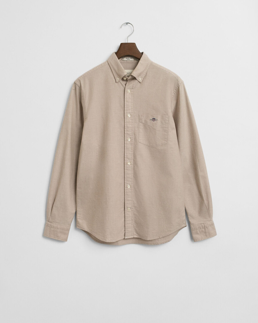camisa oxford clásica de corte regular - caqui cálido