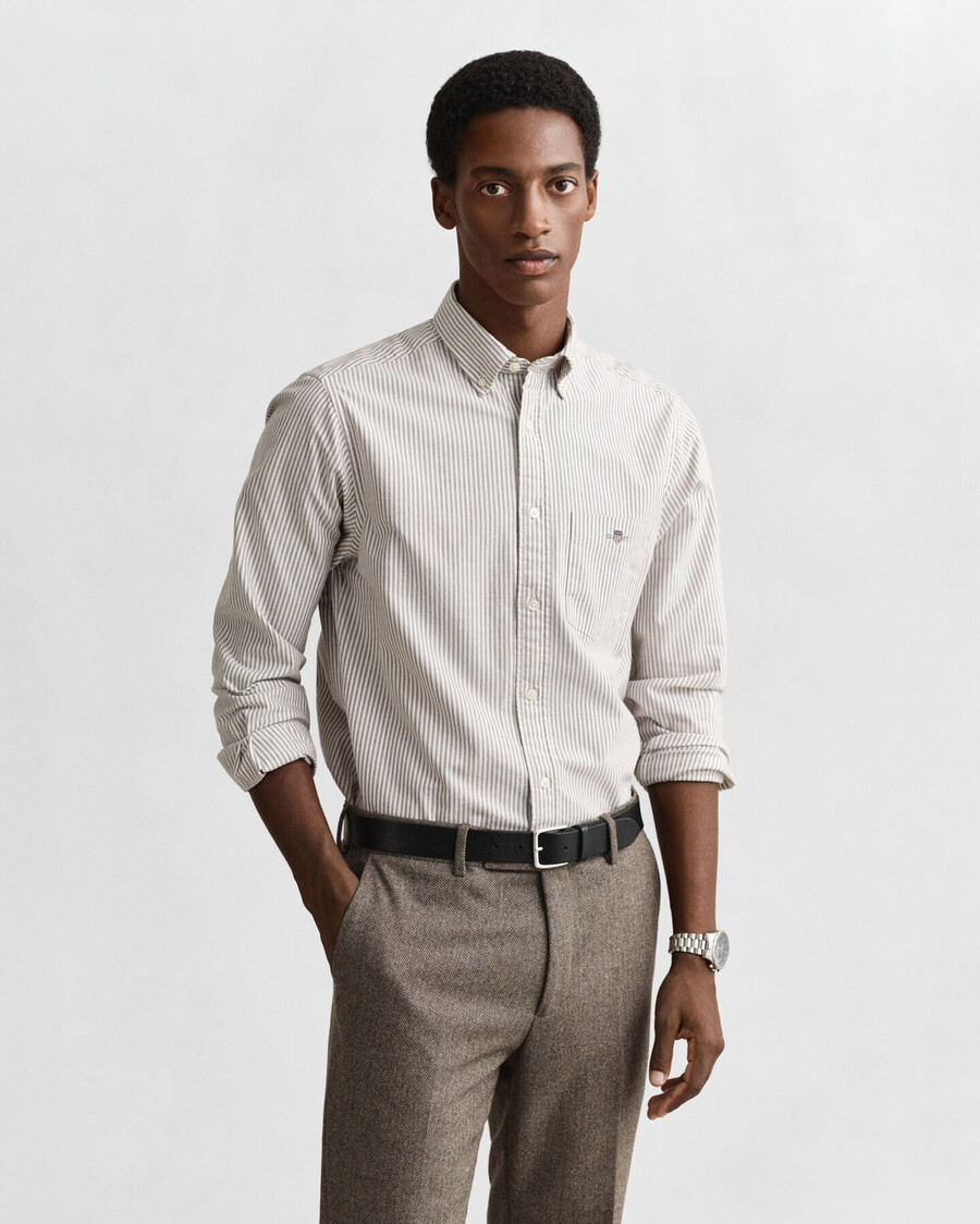 camisa oxford clásica de corte regular con rayas de banquero - marrón caoba