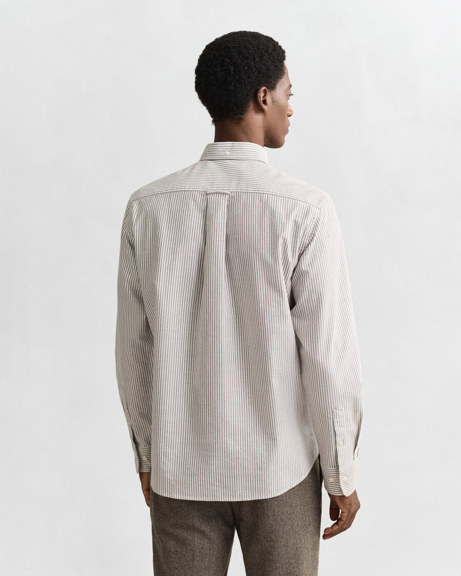 camisa oxford clásica de corte regular con rayas de banquero - marrón caoba