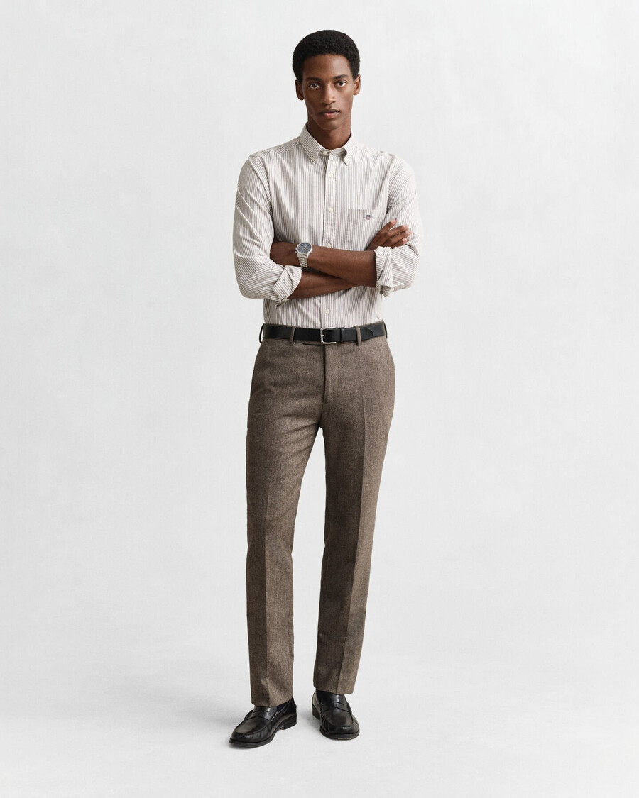 camisa oxford clásica de corte regular con rayas de banquero - marrón caoba