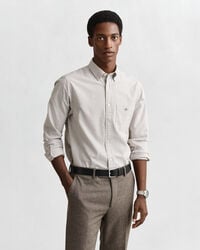 camisa oxford clásica de corte regular con rayas de banquero - marrón caoba