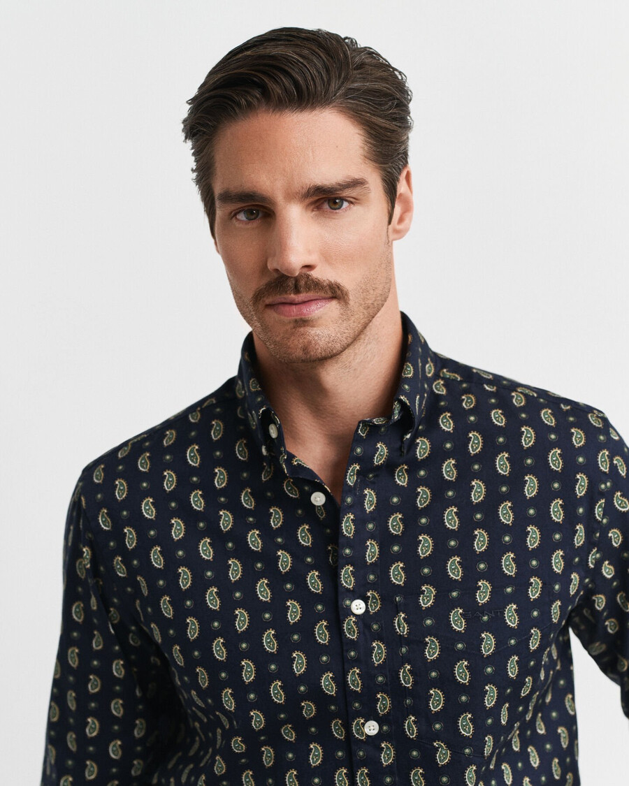 camisa de sarga con estampado paisley de corte regular - azul noche