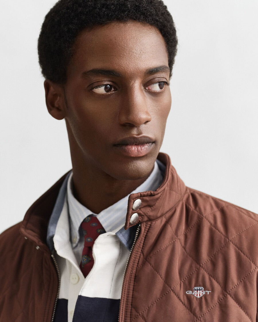 chaqueta cortavientos acolchada - marrón caoba