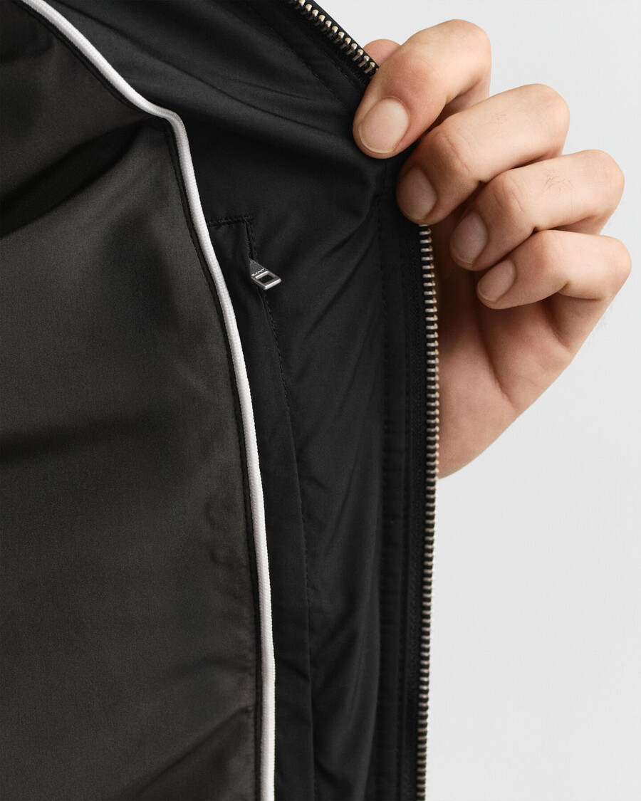 chaqueta cortavientos acolchada - negra