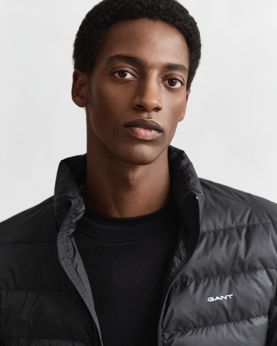 chaqueta ligera de plumas - negra
