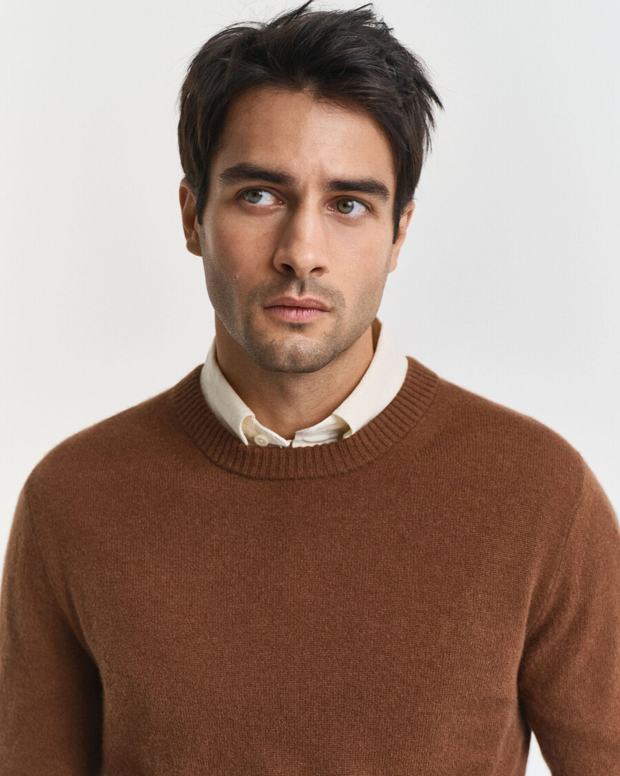 suéter de cachemira con cuello redondo - marrón caoba
