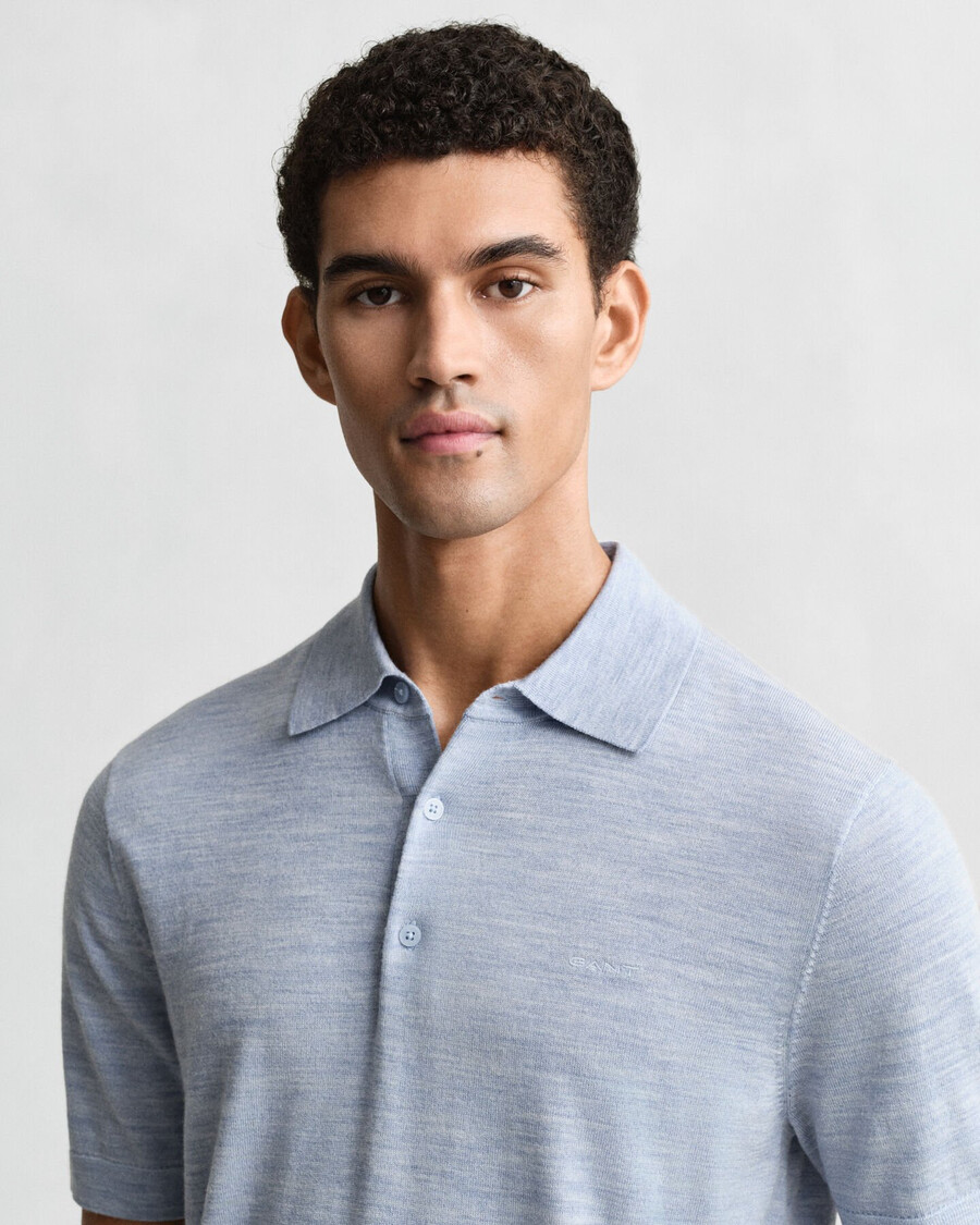 suéter tipo polo de manga corta de lana merino extrafina - azul claro jaspeado