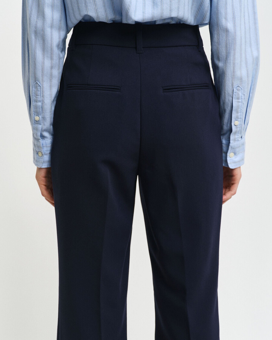 pantalones acampanados de corte entallado - azul noche