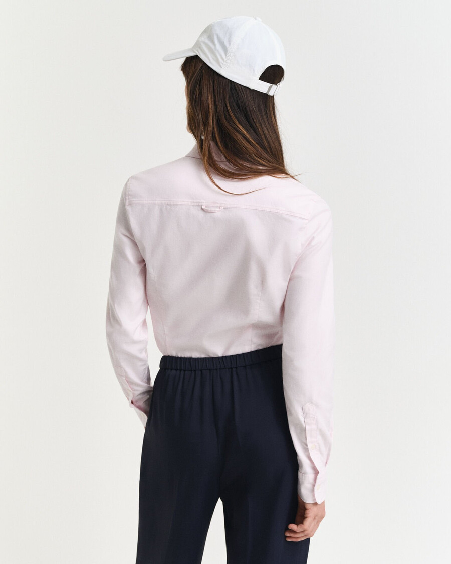 camisa oxford elástica de corte entallado - rosa claro
